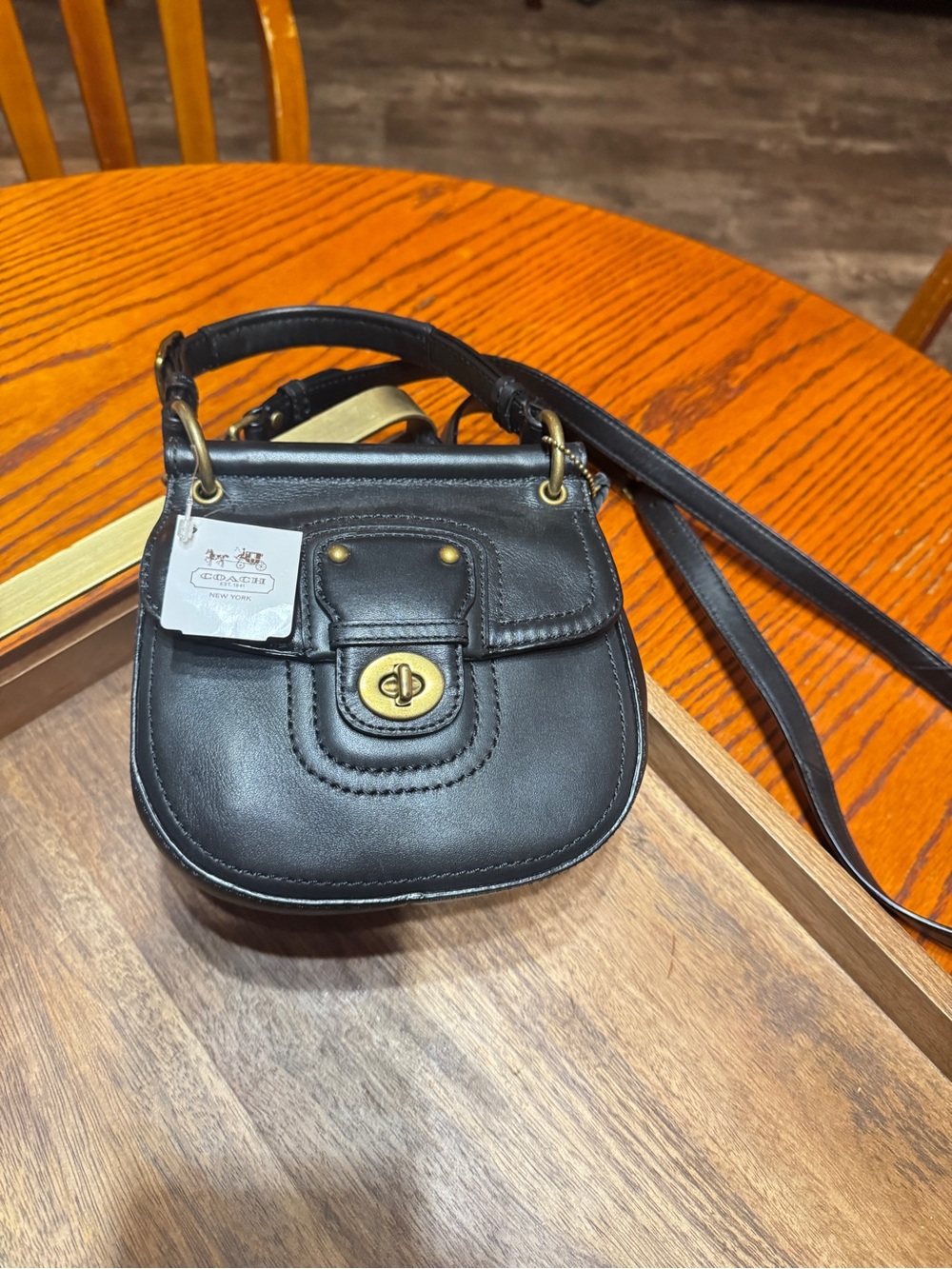 NWT Vintage Coach Black Leather Saddle Crossbody with Brass Turnlock - Picture 12 of 13